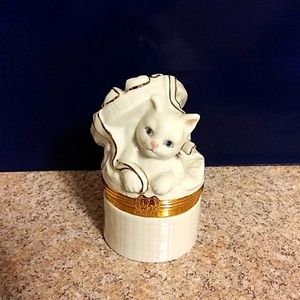 Lenox Treasures The Cat's Surprise Box